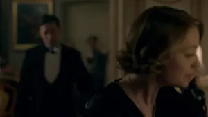 Корона 2 сезон 9 серия